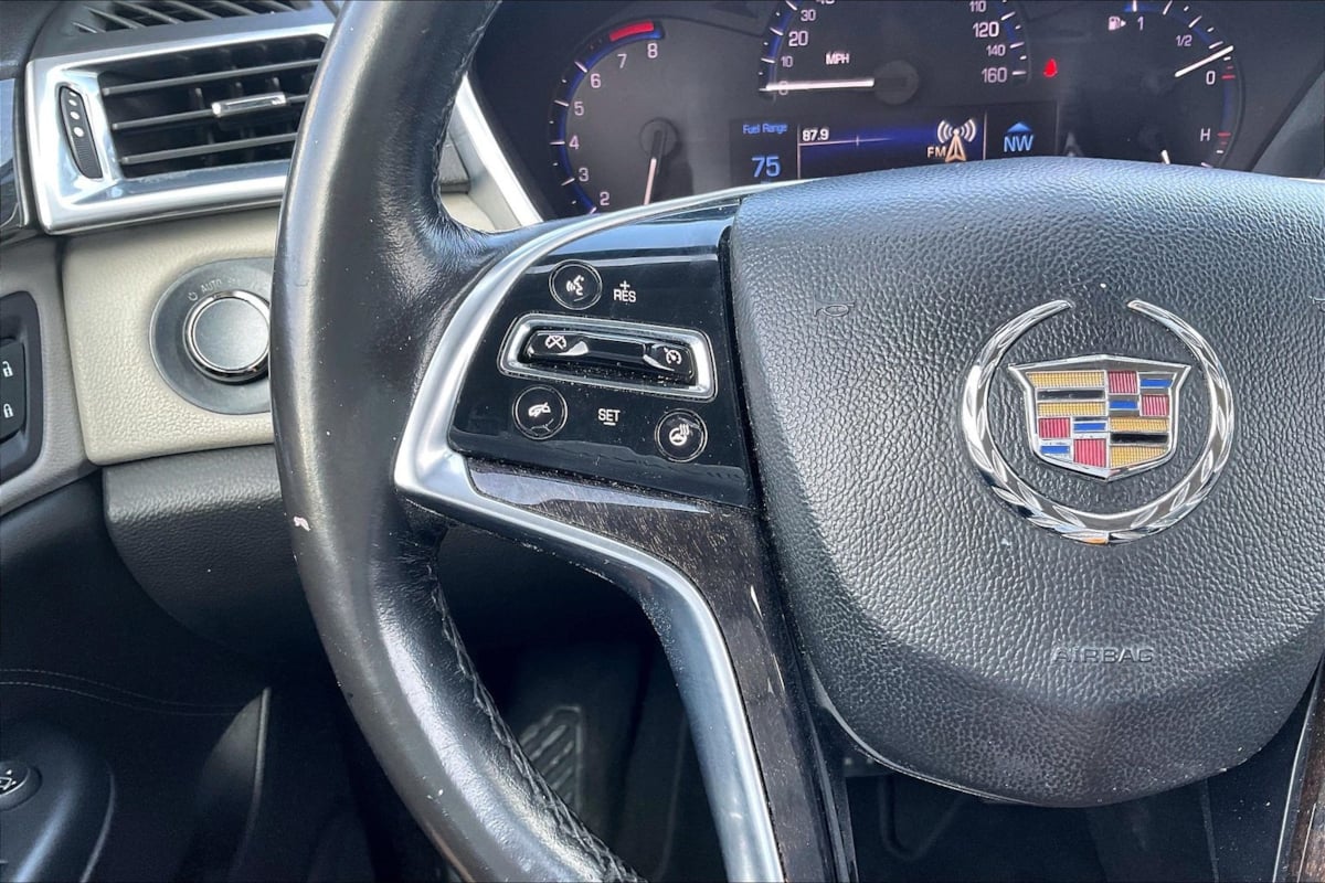 Cadillac SRX photo 18