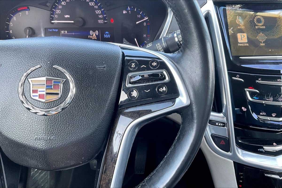 Cadillac SRX photo 19