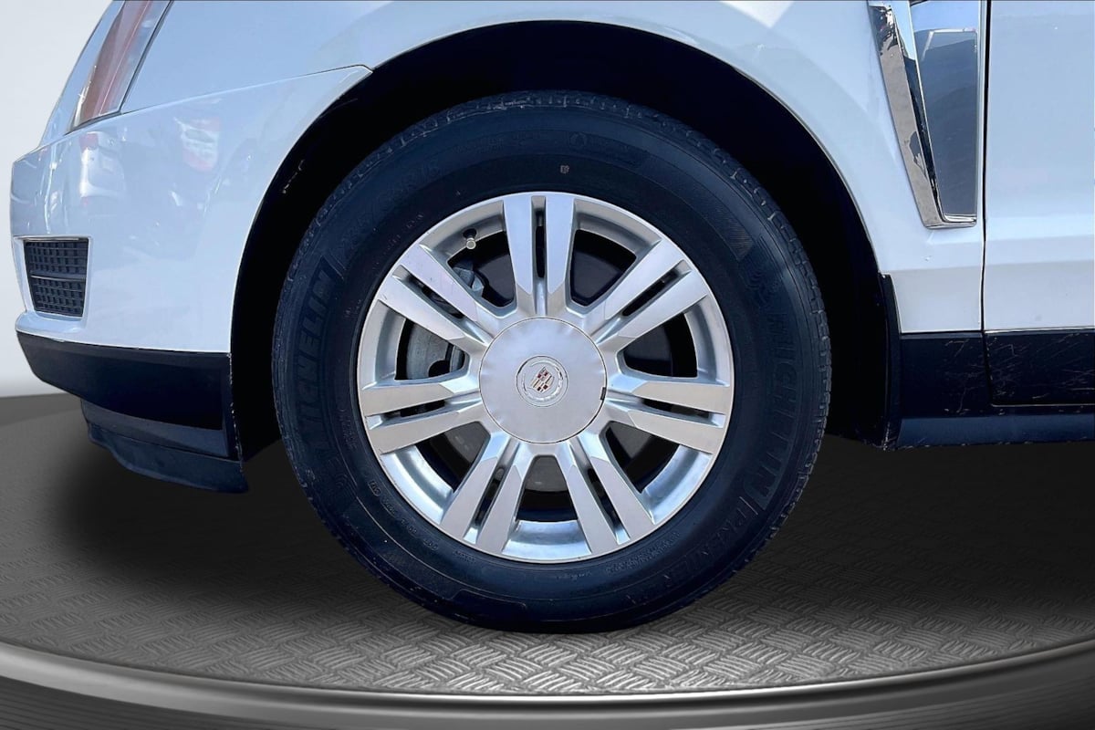 Cadillac SRX photo 9