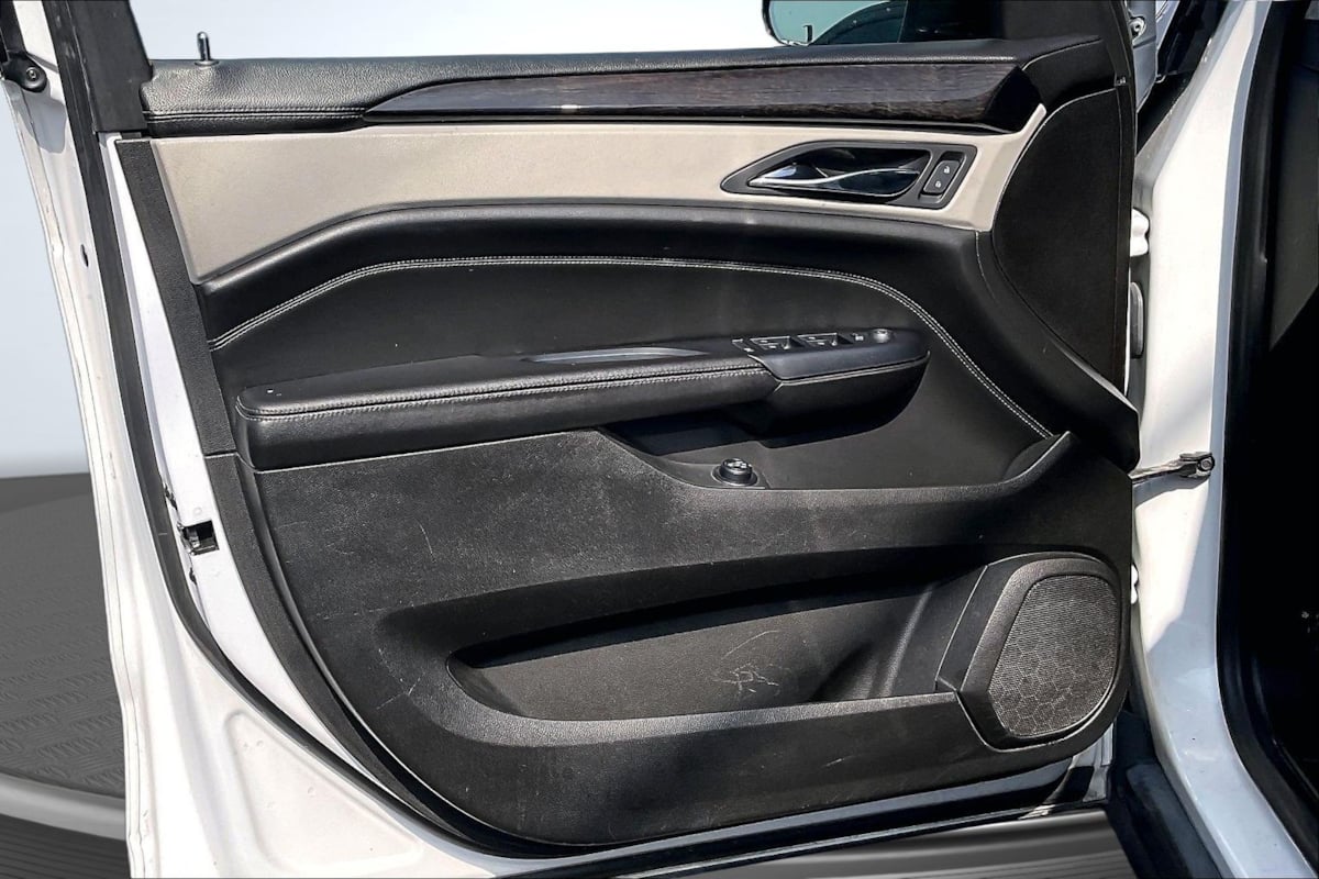 Cadillac SRX photo 23