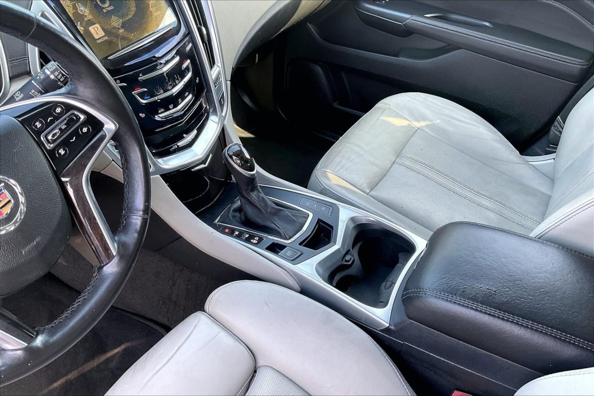 Cadillac SRX photo 15