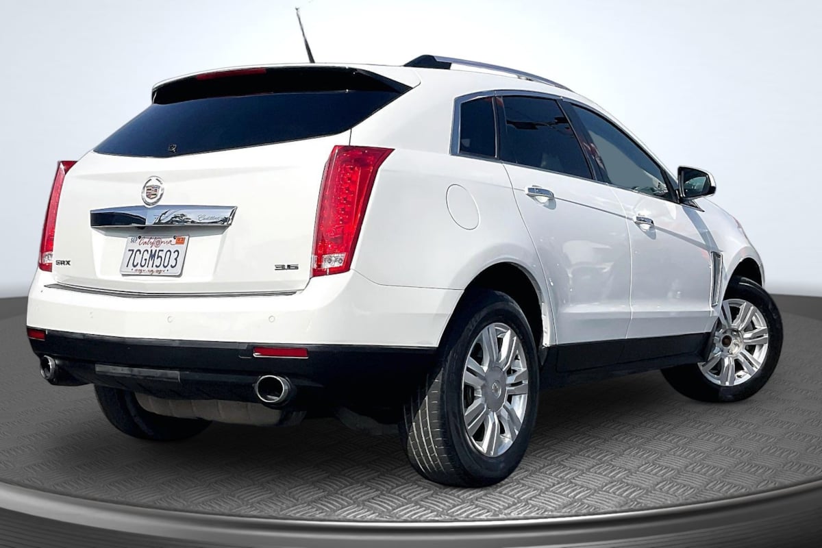 Cadillac SRX photo 13