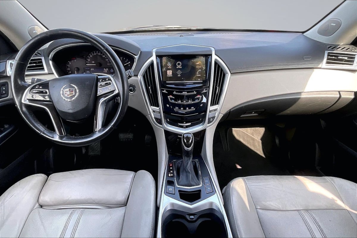 Cadillac SRX photo 16