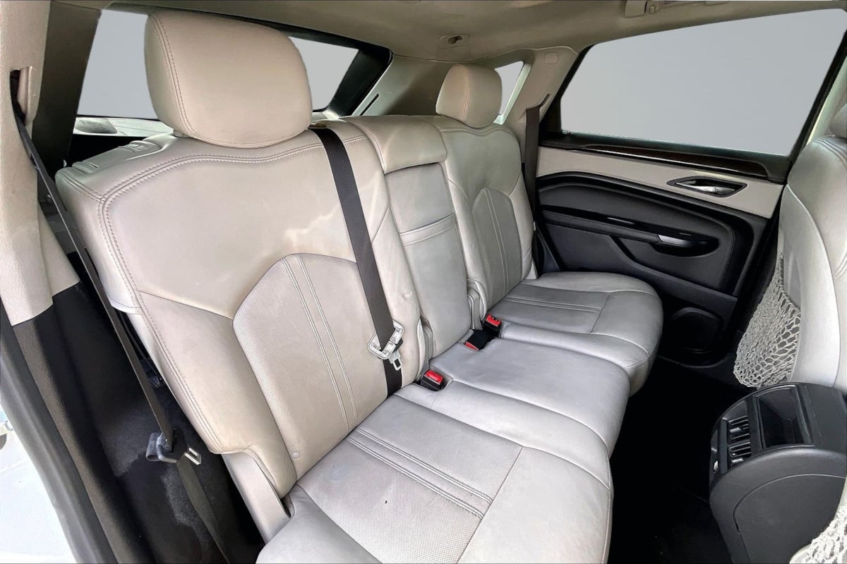 Cadillac SRX photo 27