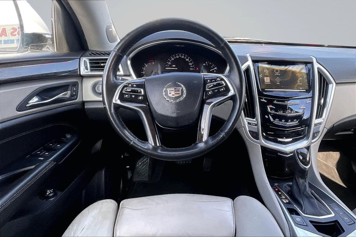Cadillac SRX photo 5