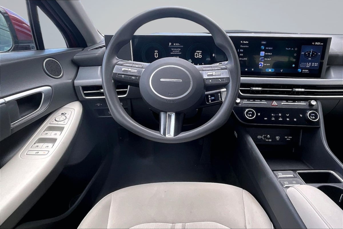 Hyundai Sonata photo 5