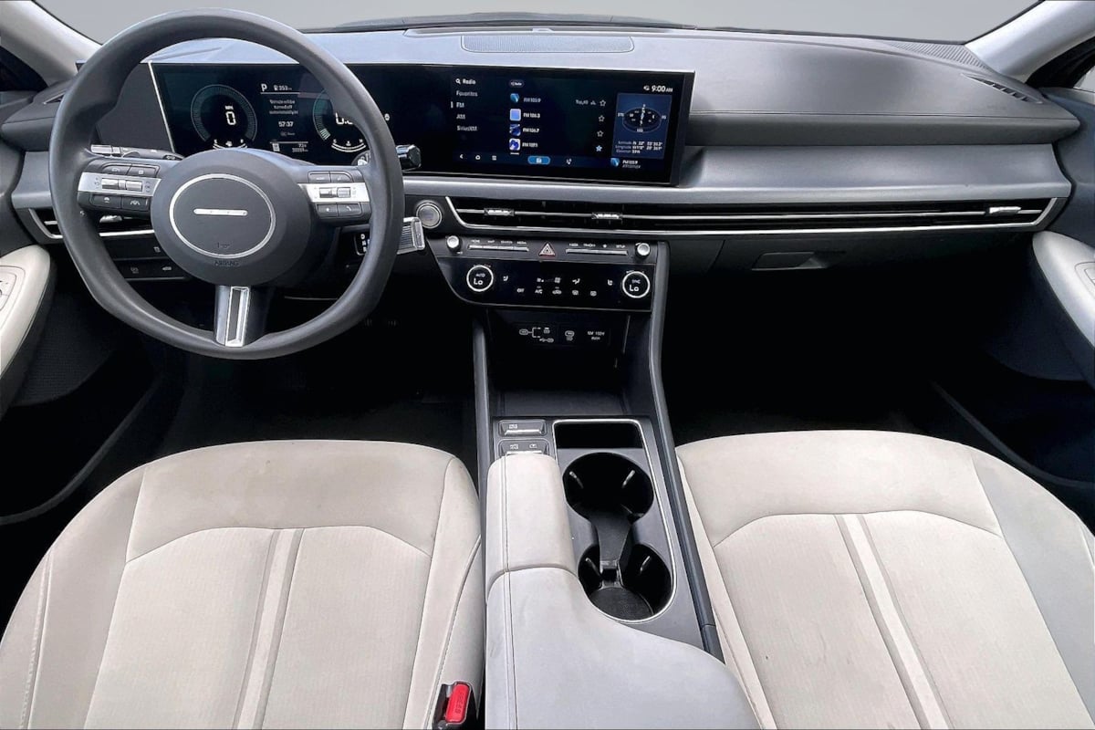 Hyundai Sonata photo 16