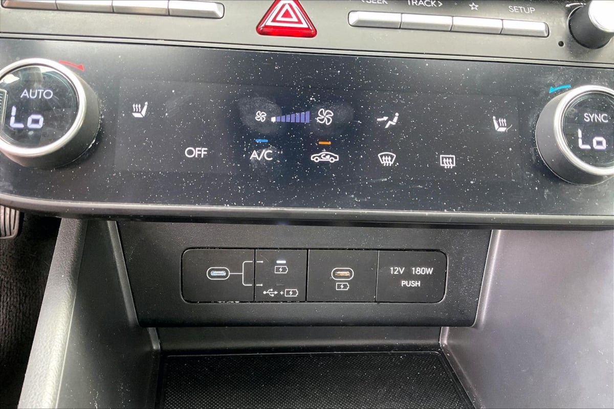 Hyundai Sonata photo 31