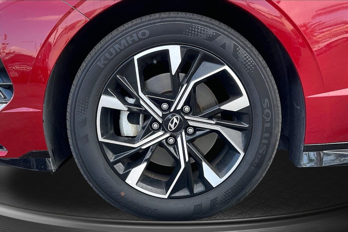 Hyundai Sonata photo 9