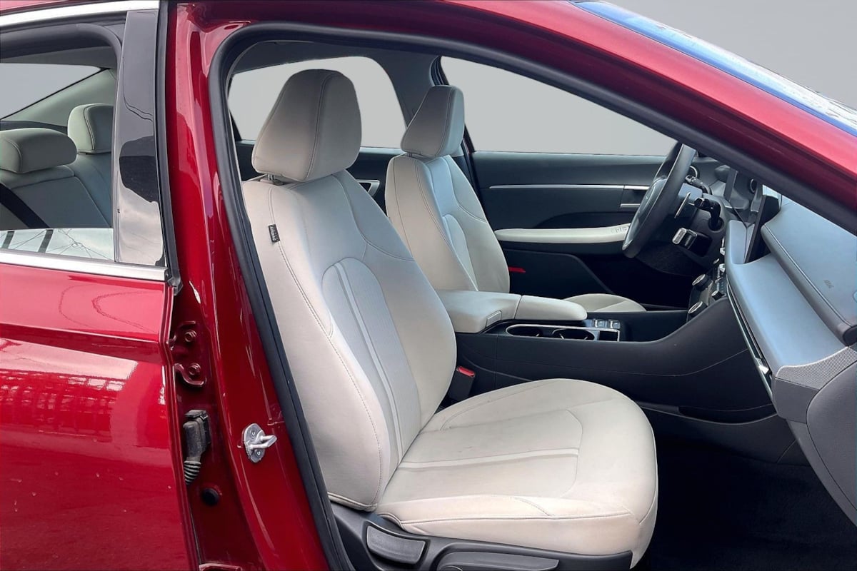 Hyundai Sonata photo 7