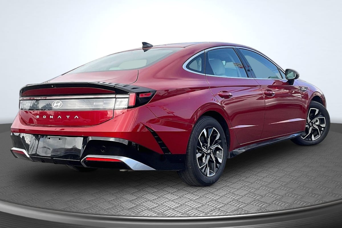 Hyundai Sonata photo 13