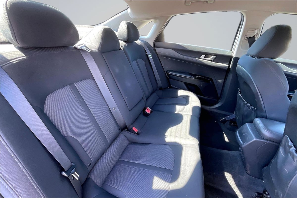 Kia K5 photo 27