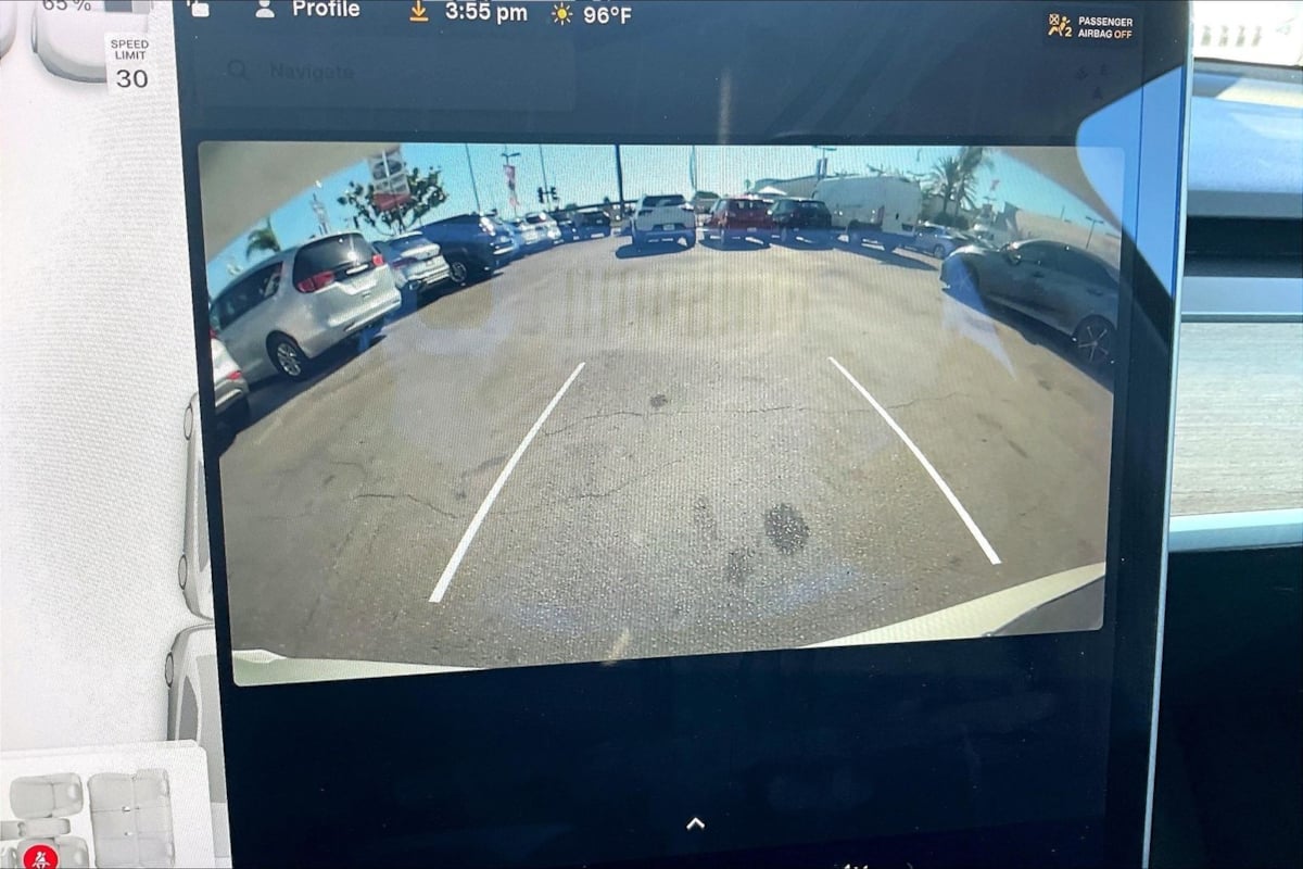 Tesla Model Y photo 21