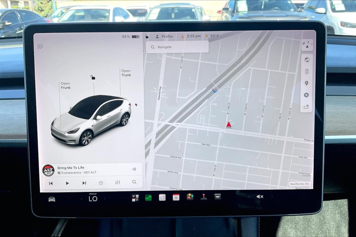 Tesla Model Y photo 20