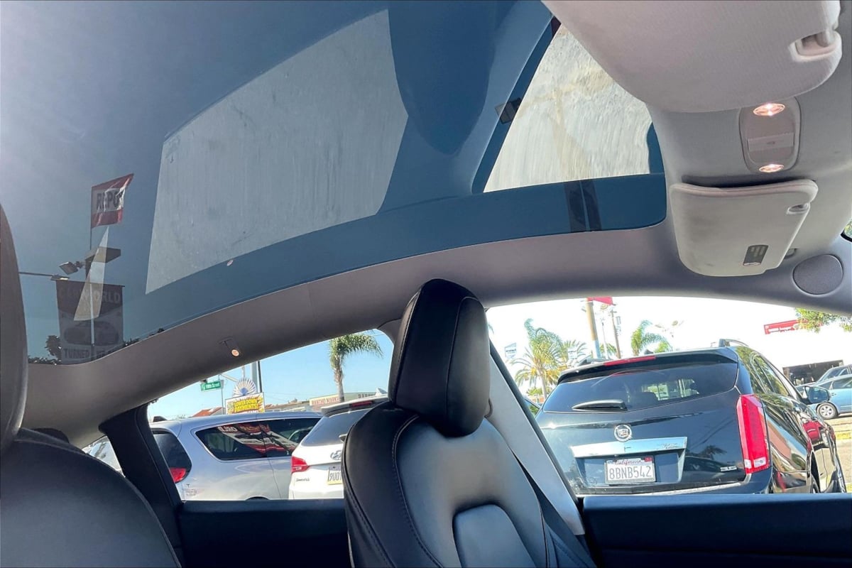 Tesla Model Y photo 22