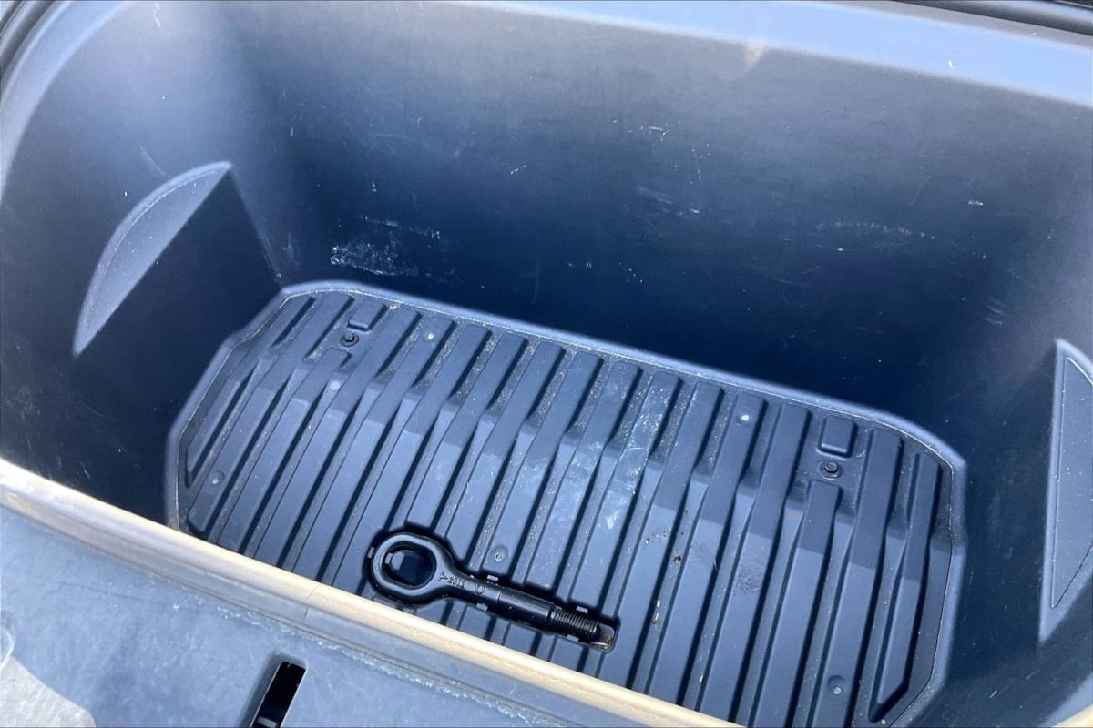 Tesla Model Y photo 32