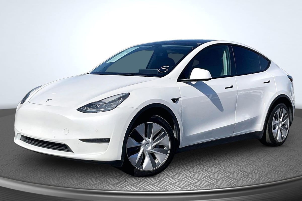 Tesla Model Y photo 12