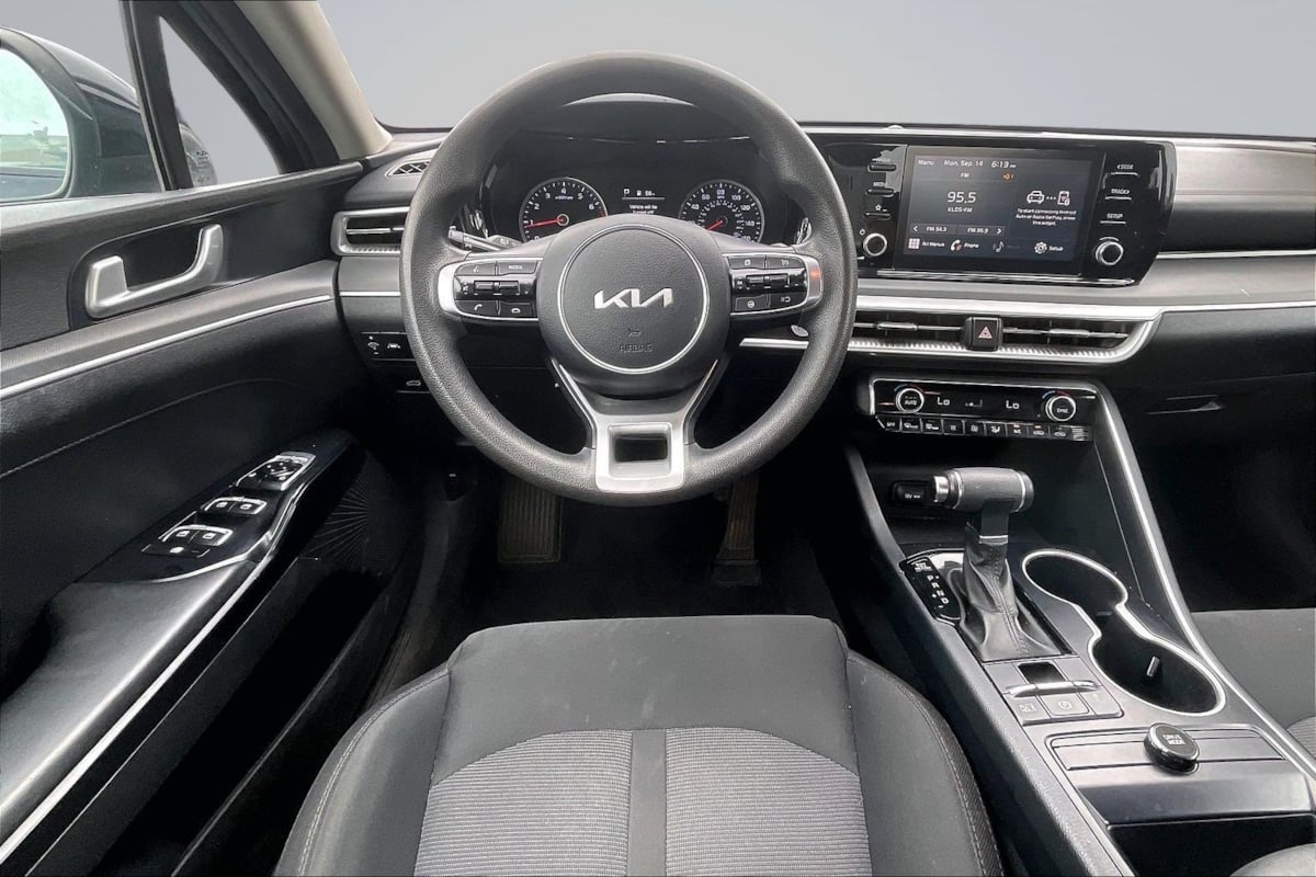 Kia K5 photo 5