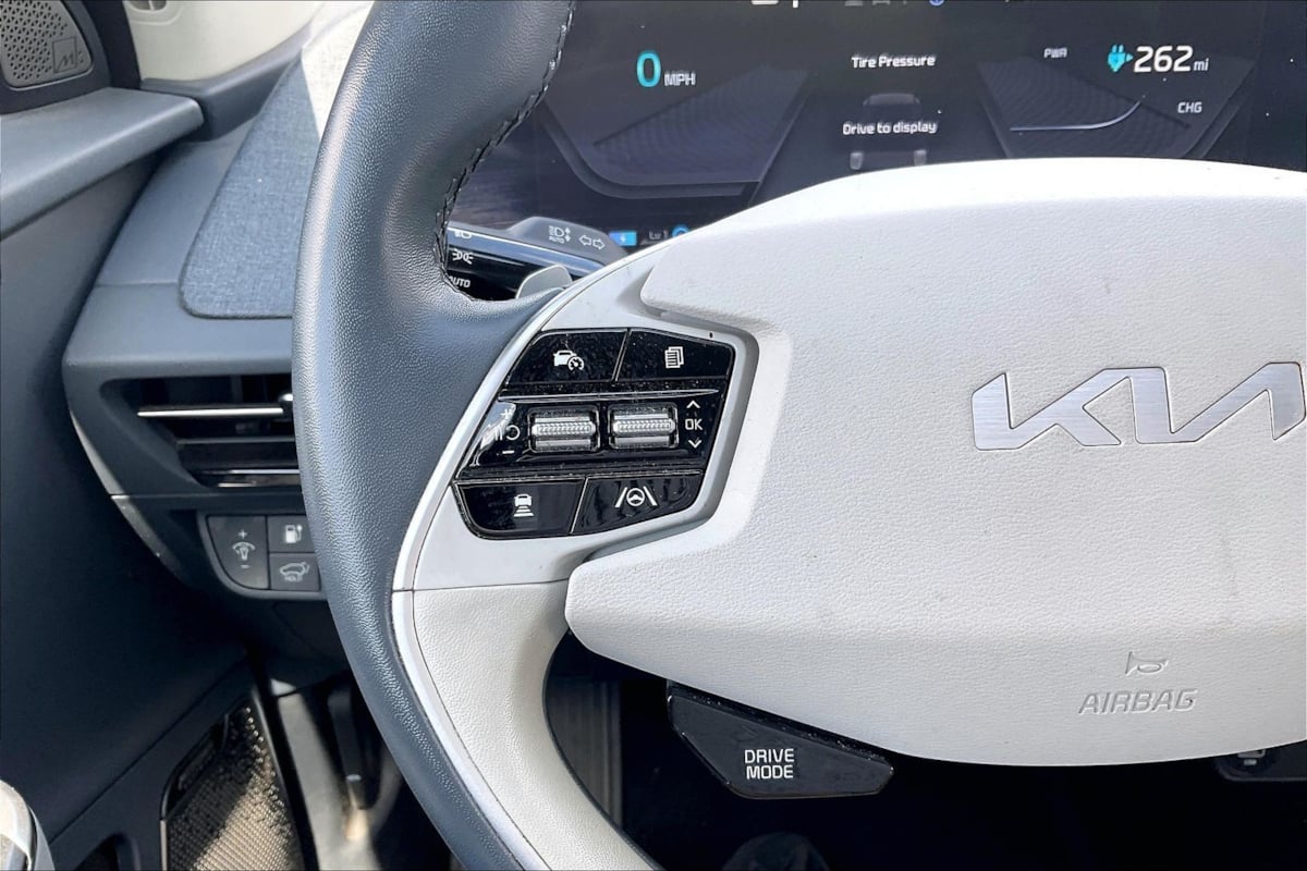 Kia EV6 photo 17