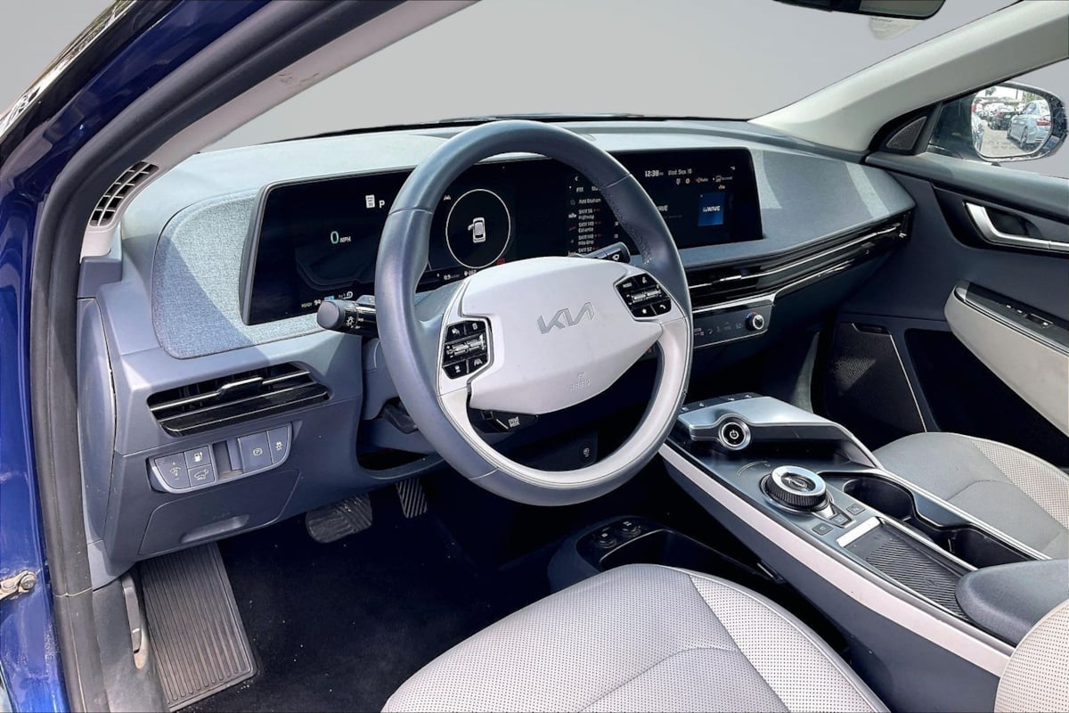 Kia EV6 photo 13
