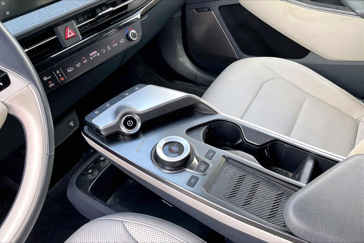 Kia EV6 photo 14