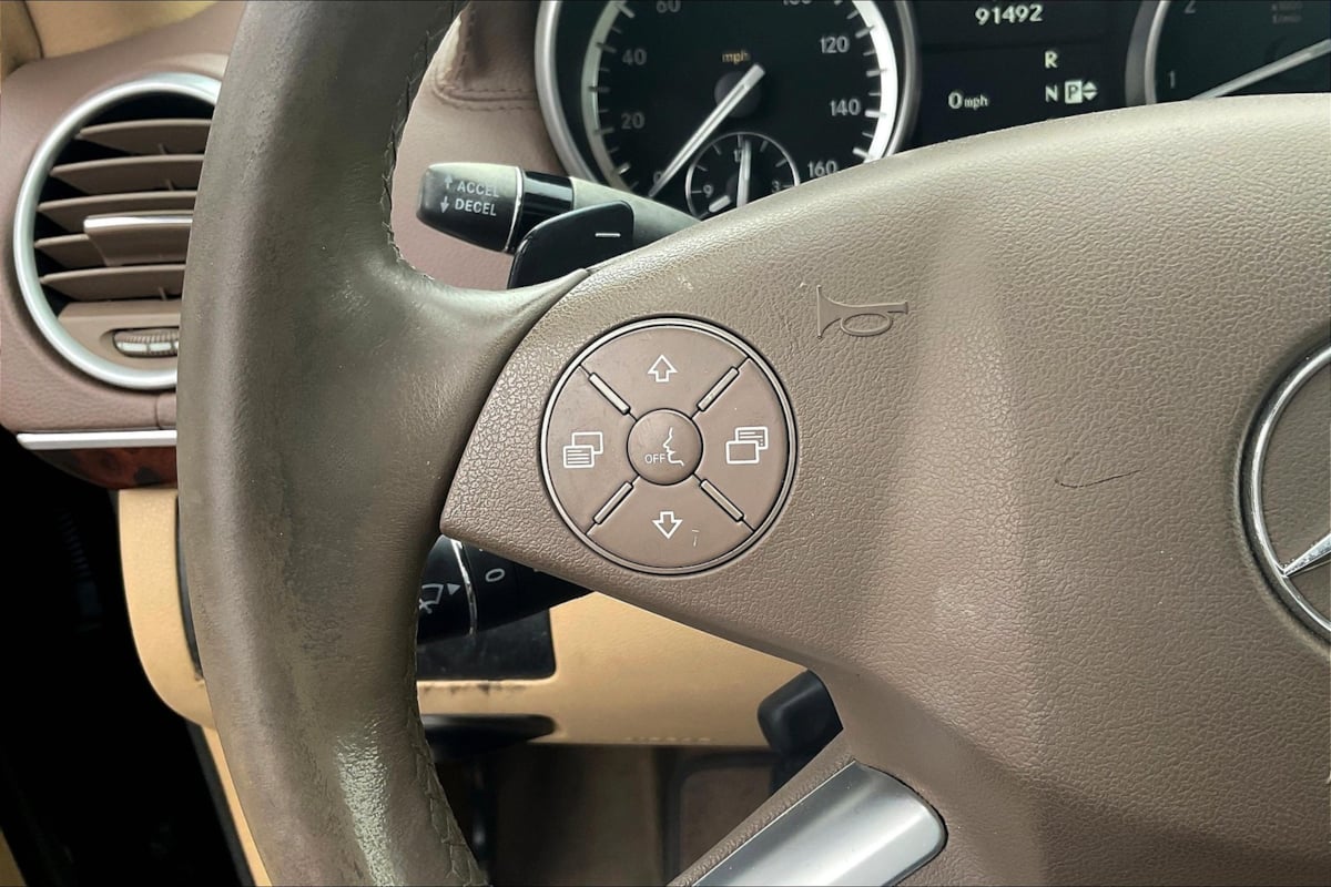 Mercedes-Benz GL 450 photo 18