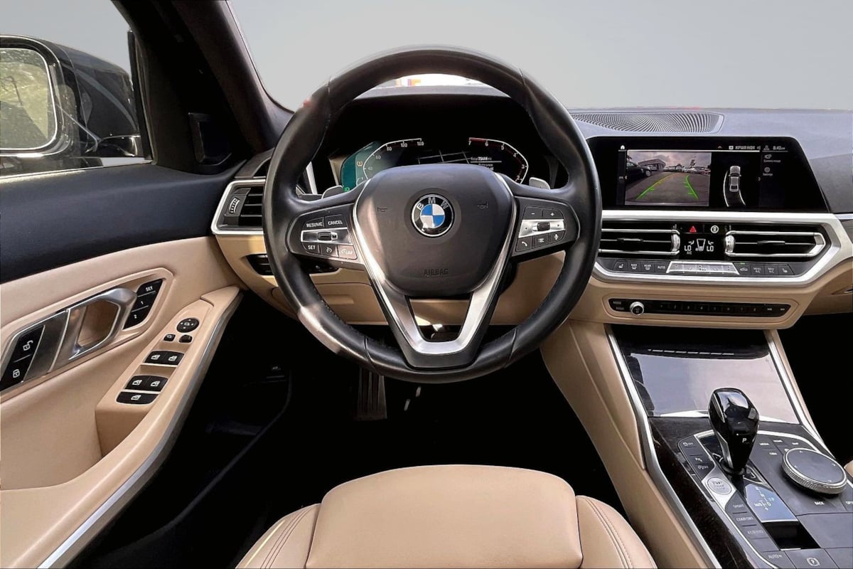 BMW 3 Series photo 5