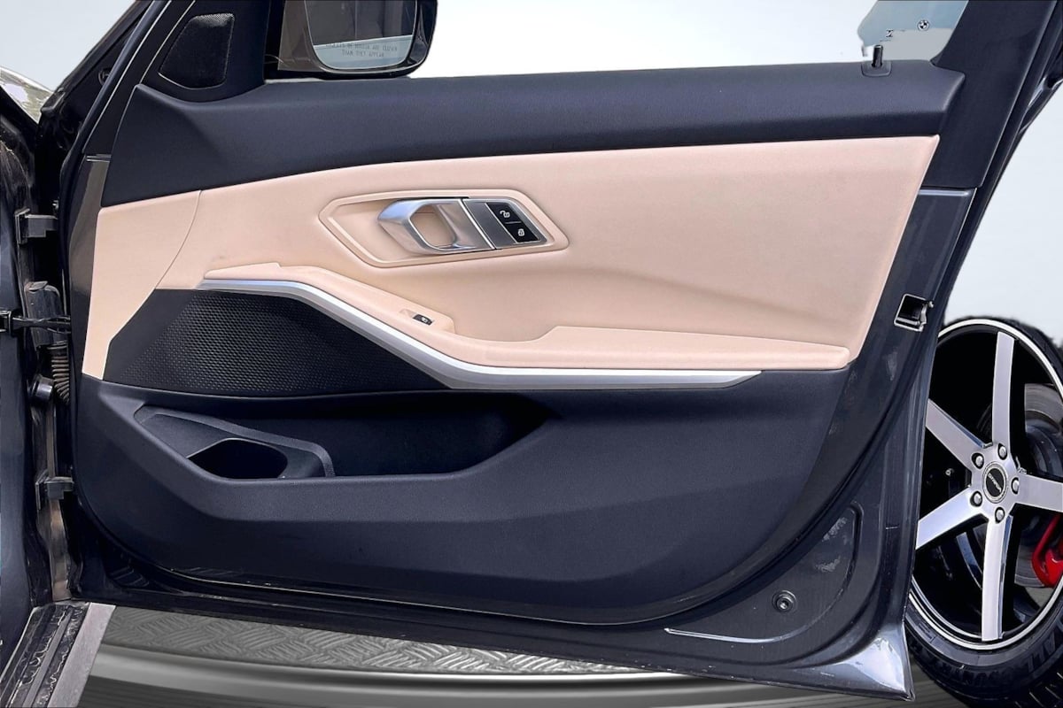 BMW 3 Series photo 24