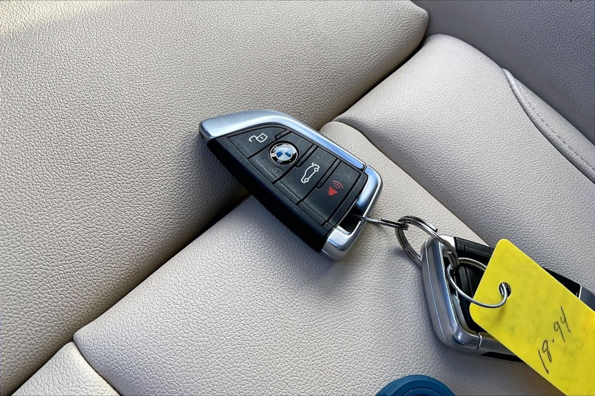 BMW 3 Series photo 11
