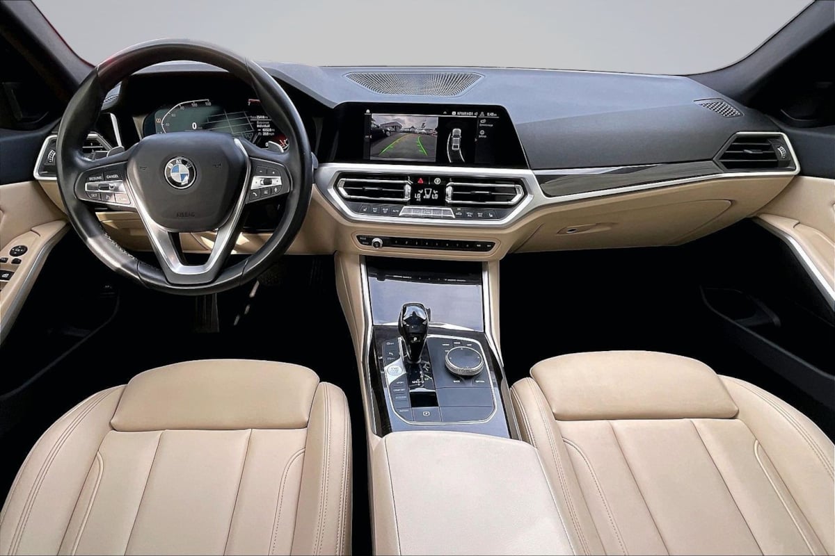 BMW 3 Series photo 16
