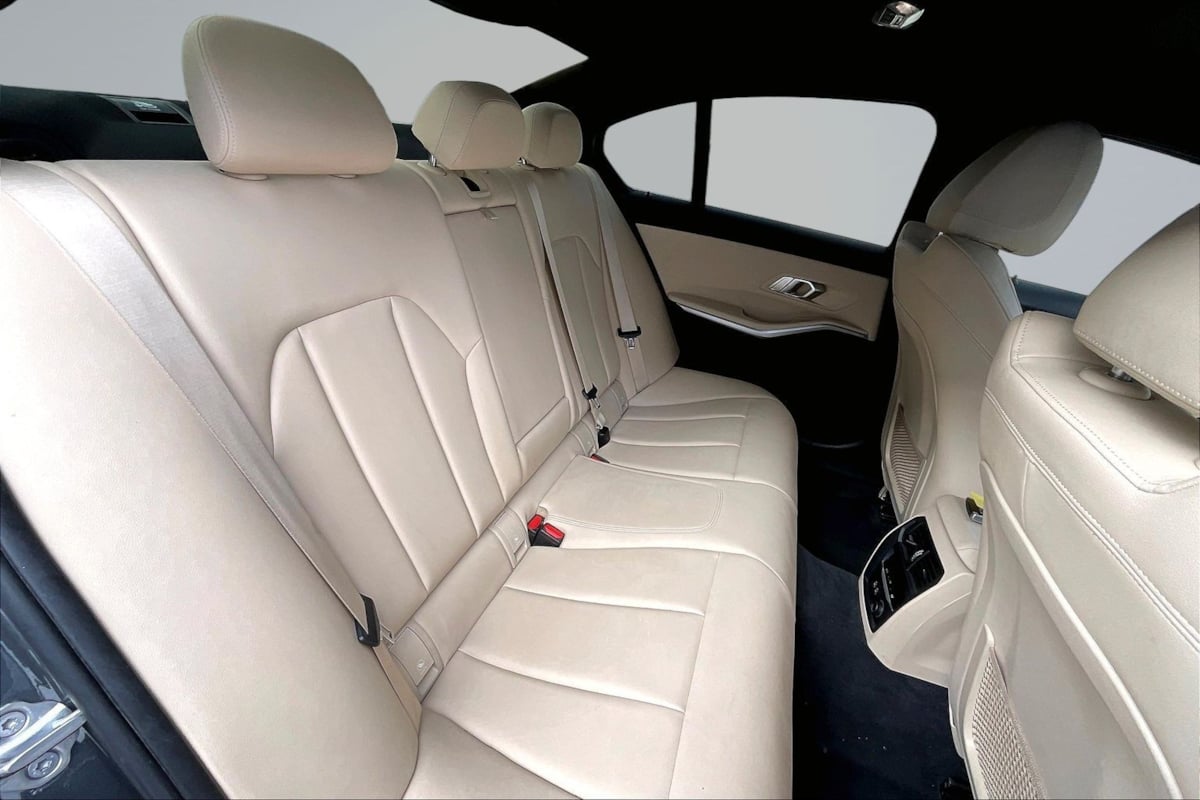 BMW 3 Series photo 27