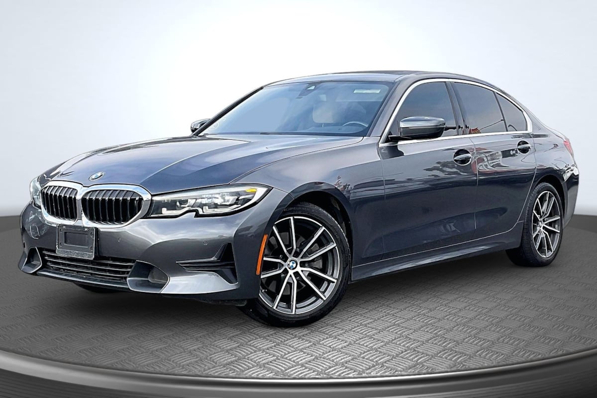 BMW 3 Series photo 12