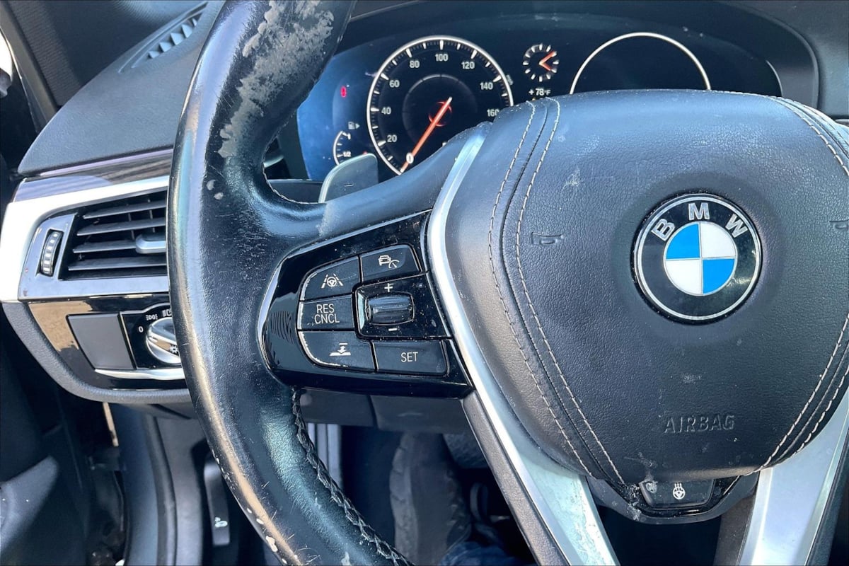 BMW 5 Series photo 18