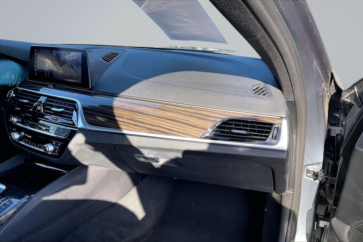 BMW 5 Series photo 17