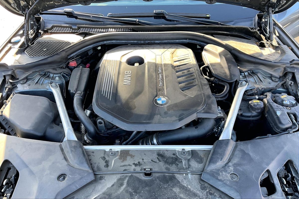 BMW 5 Series photo 10