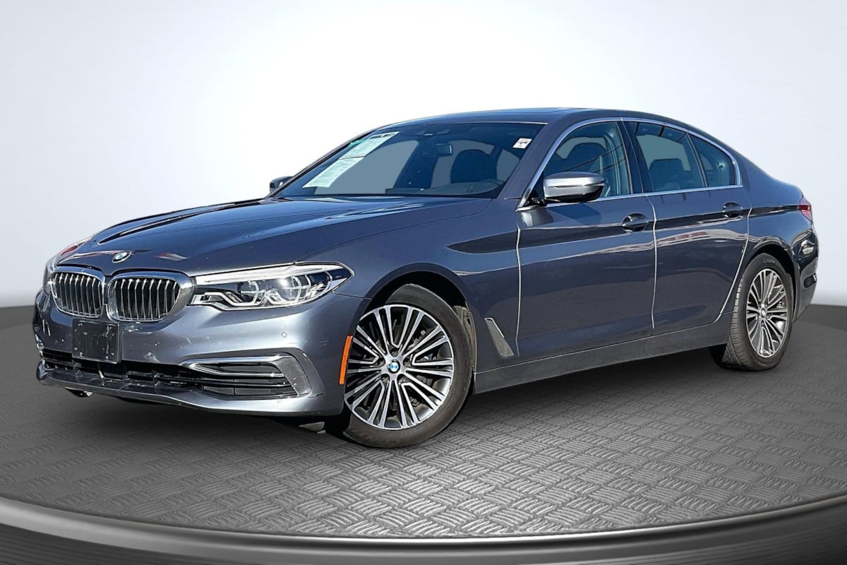 BMW 5 Series photo 12