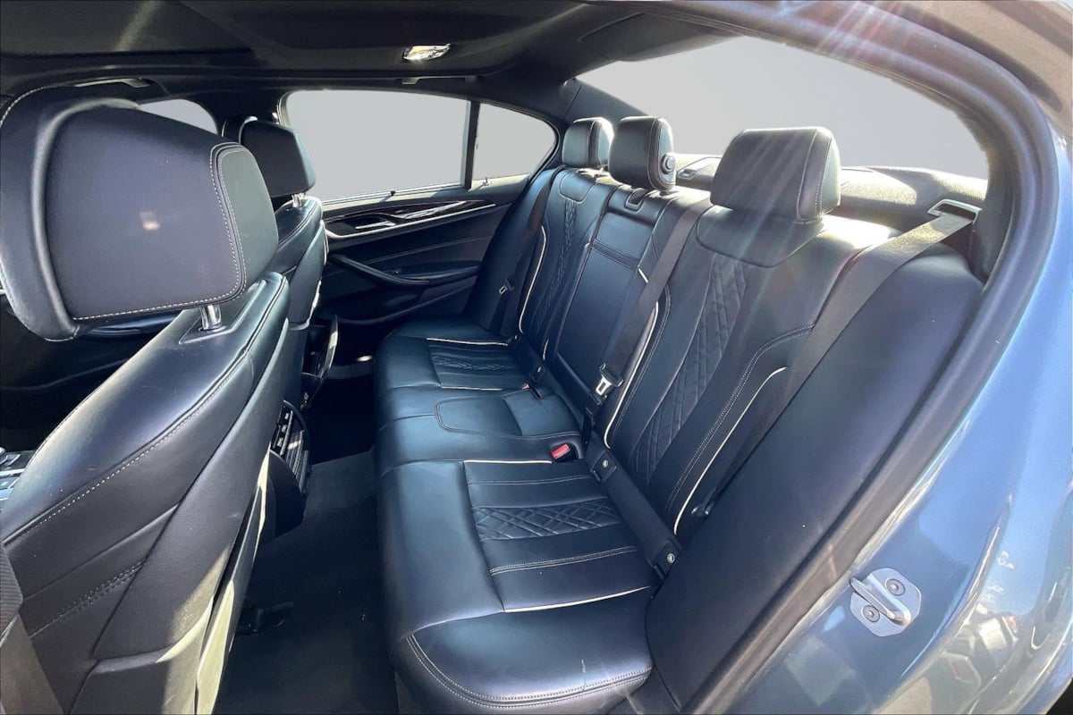 BMW 5 Series photo 26
