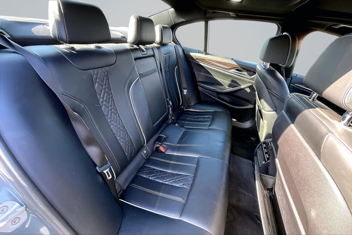 BMW 5 Series photo 27