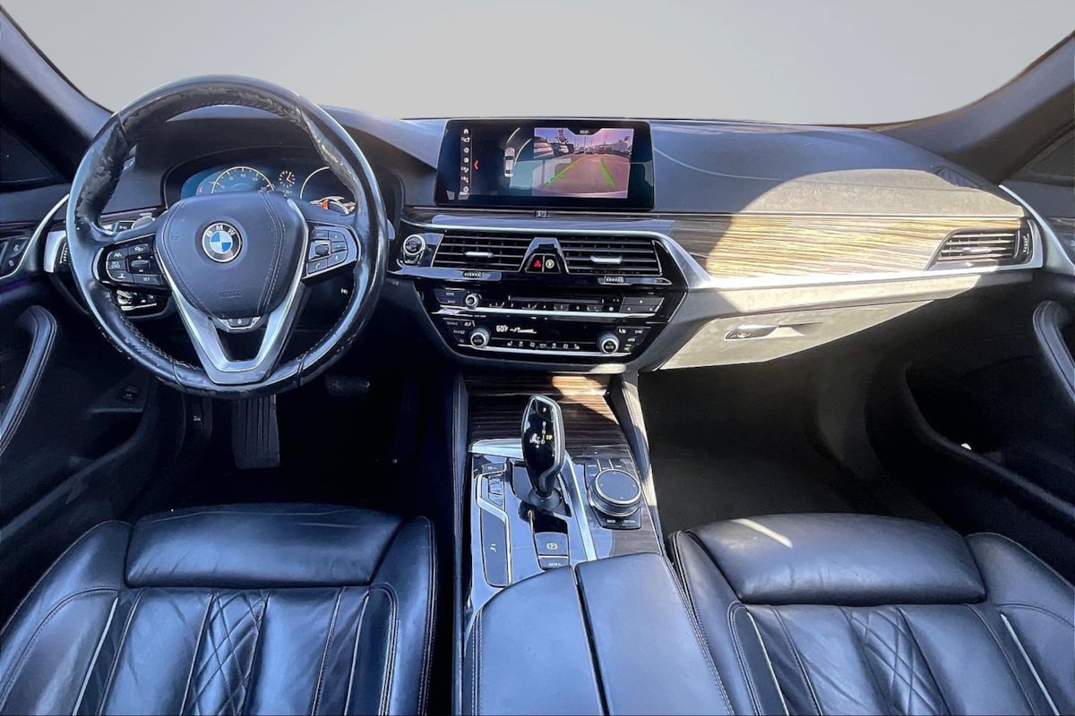 BMW 5 Series photo 16
