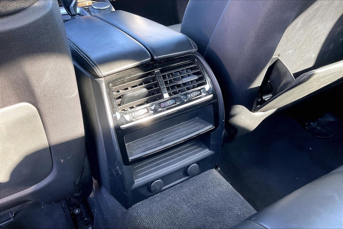 BMW 5 Series photo 31