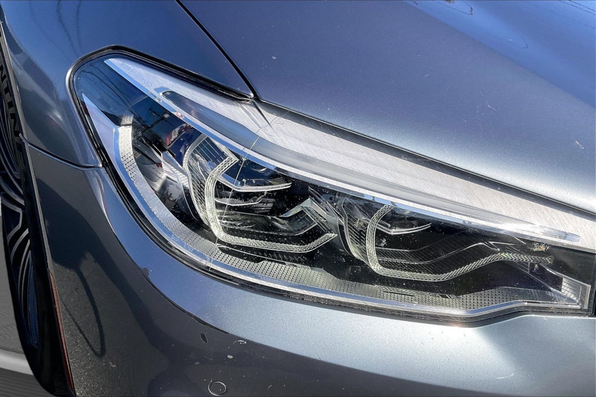 BMW 5 Series photo 29