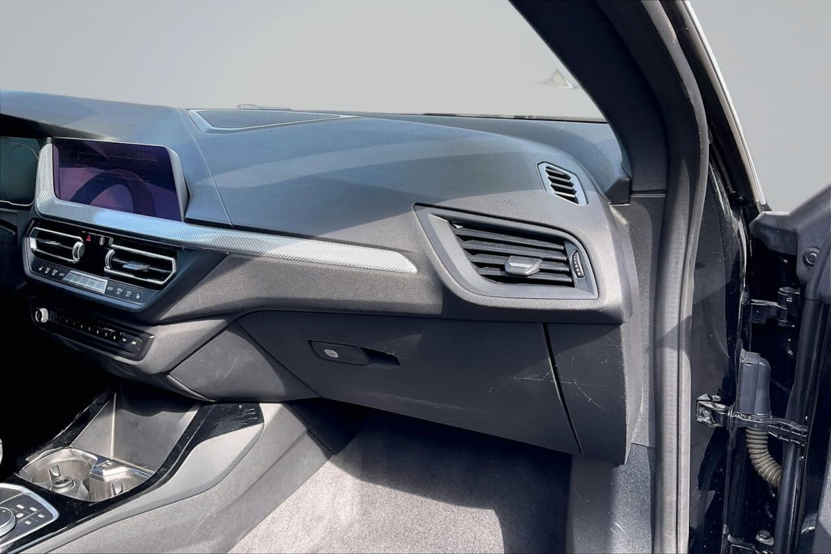 BMW 2 Series photo 17