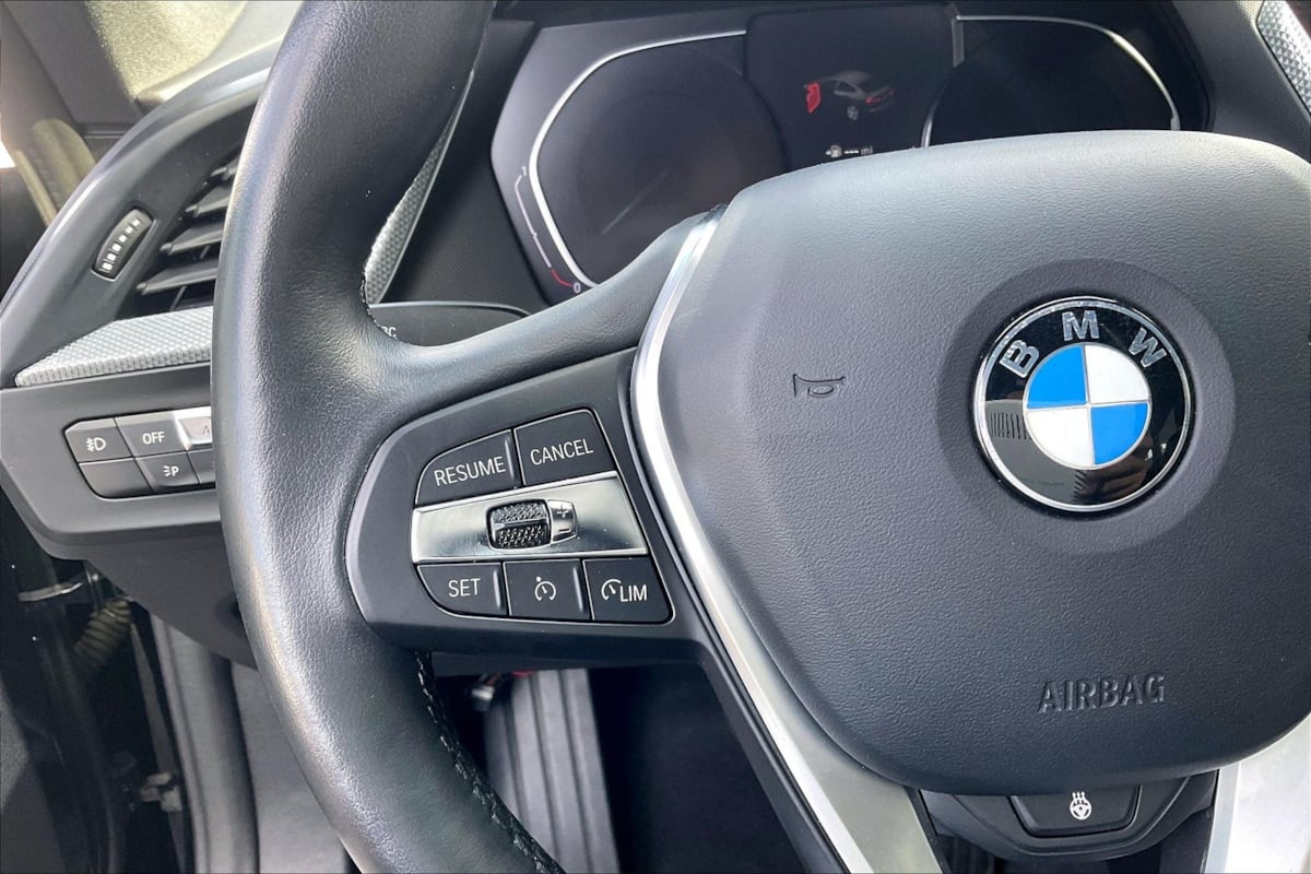 BMW 2 Series photo 18
