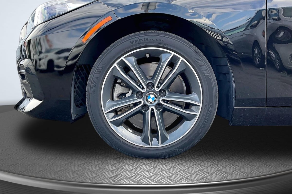 BMW 2 Series photo 9