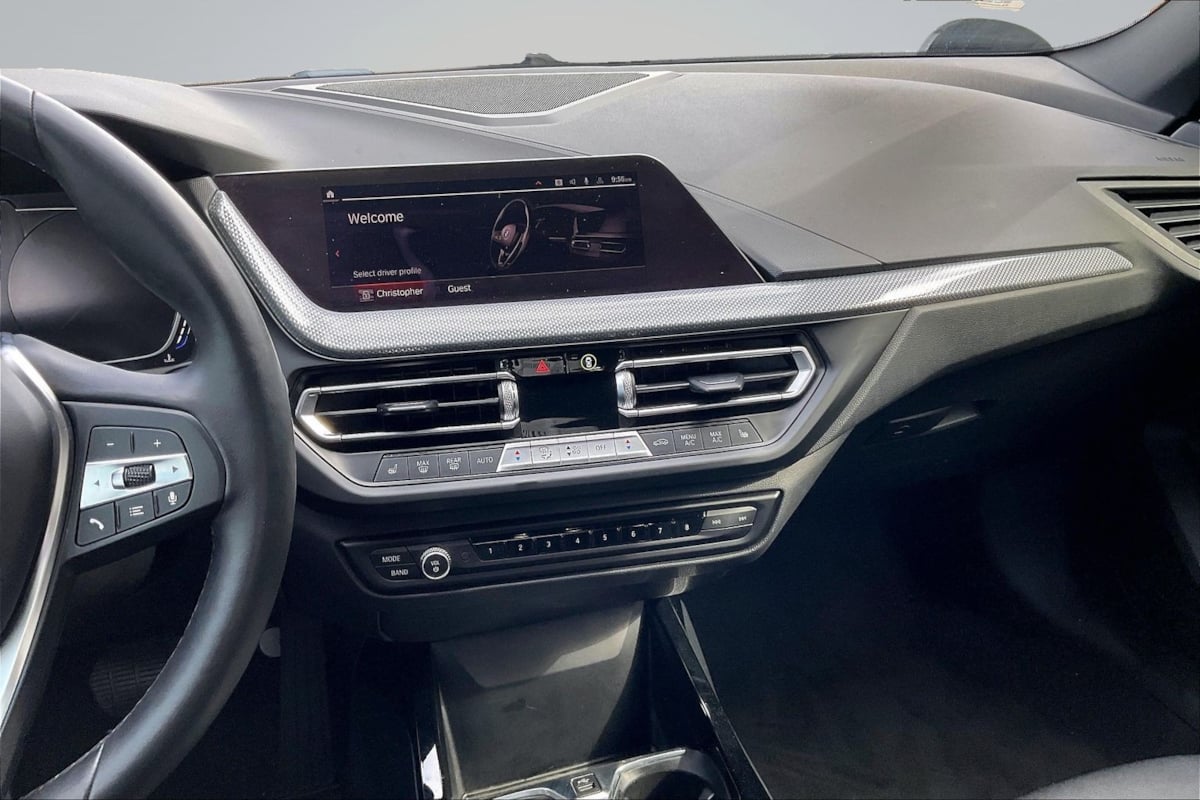 BMW 2 Series photo 6