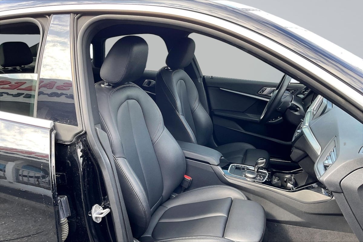 BMW 2 Series photo 7