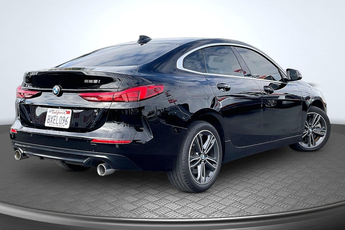 BMW 2 Series photo 13