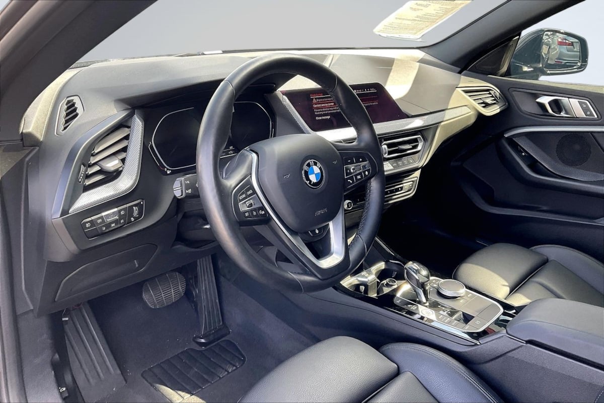 BMW 2 Series photo 14