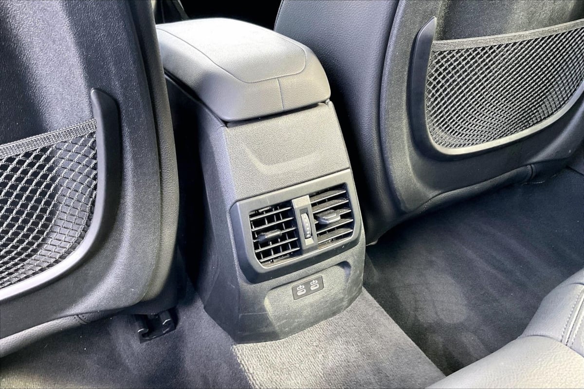 BMW 2 Series photo 31