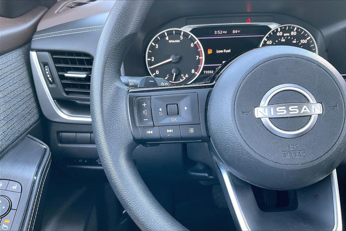 Nissan Rogue photo 18